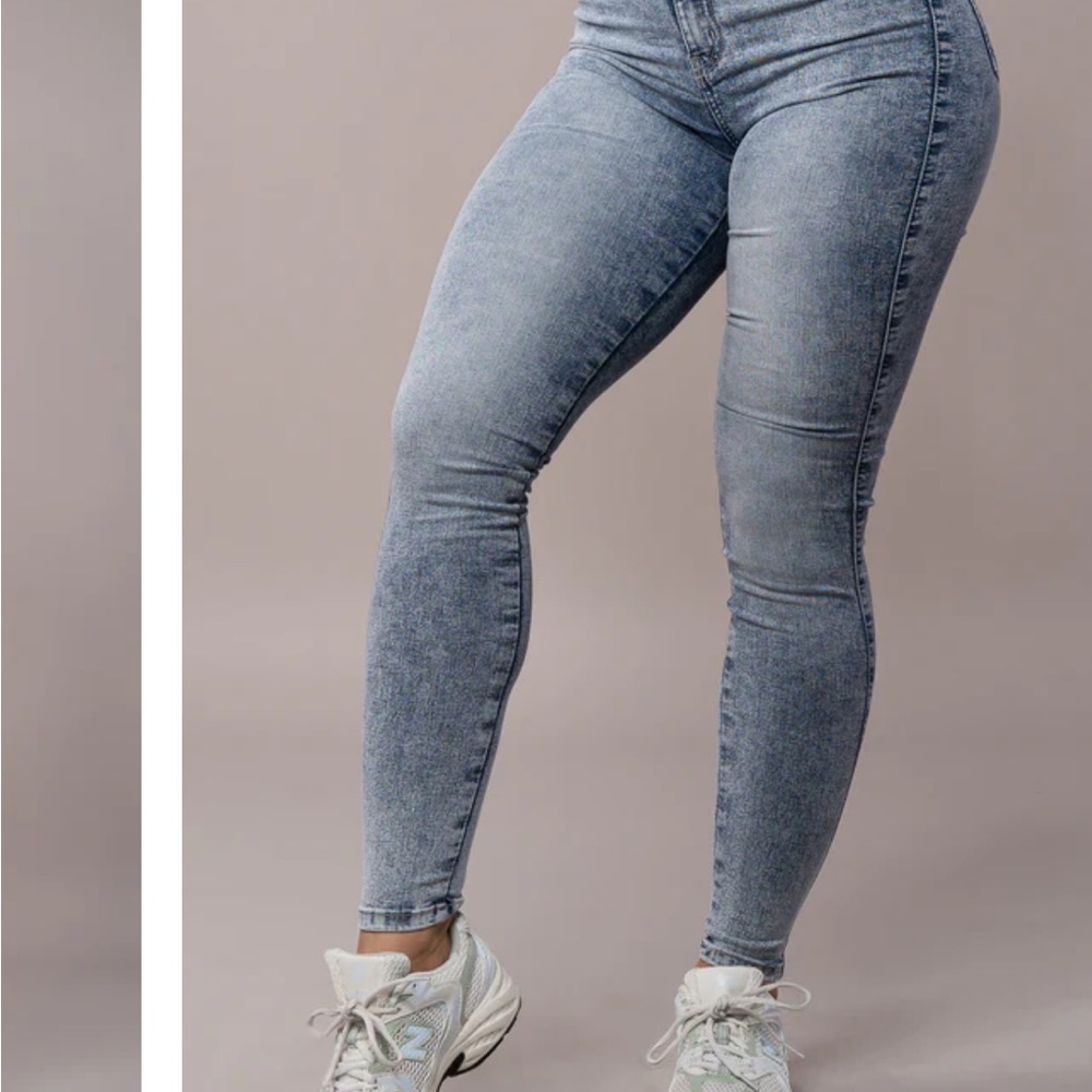 Stylish Women's Skinny Jeans